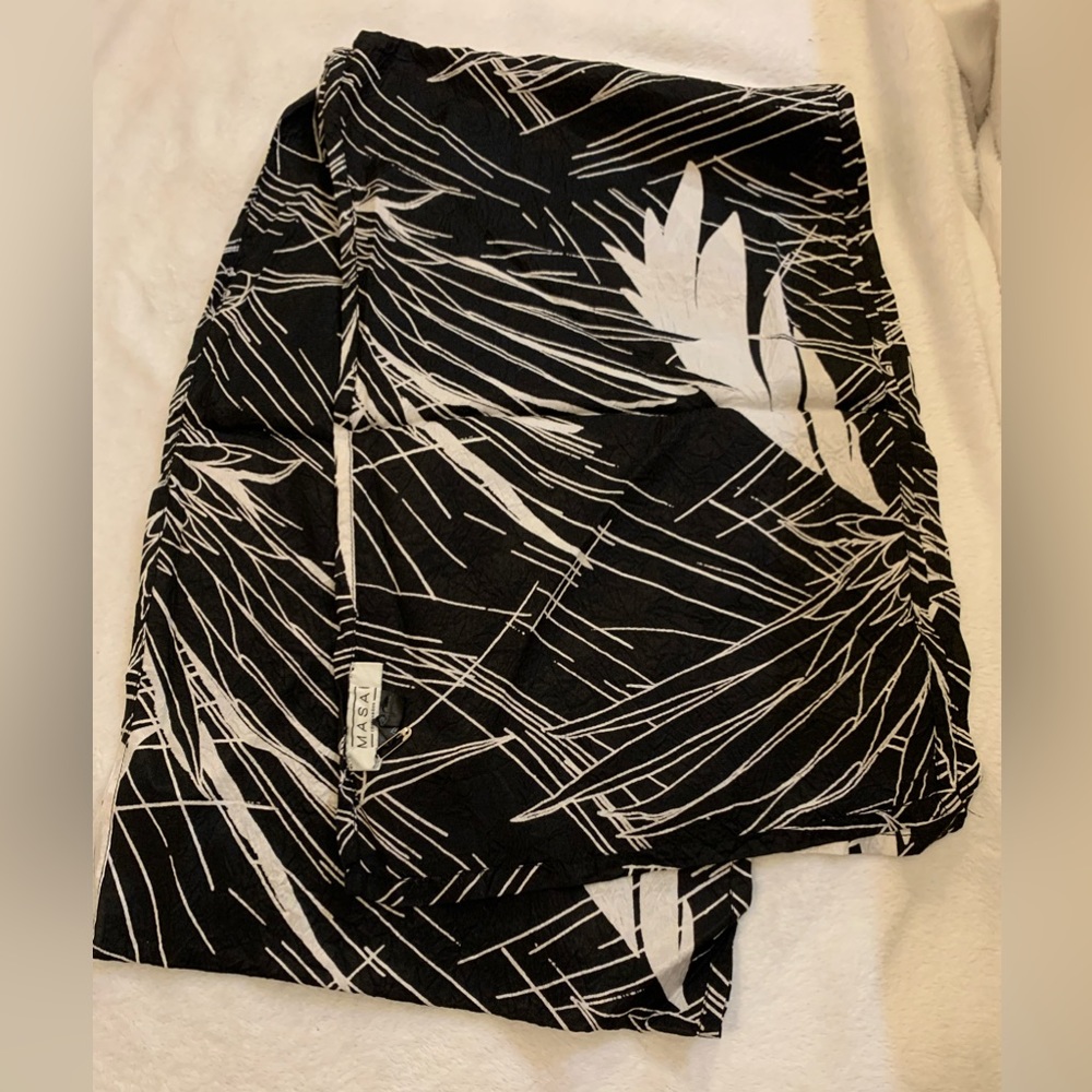 NWT Masai Black & White Bird Scarf Wrap